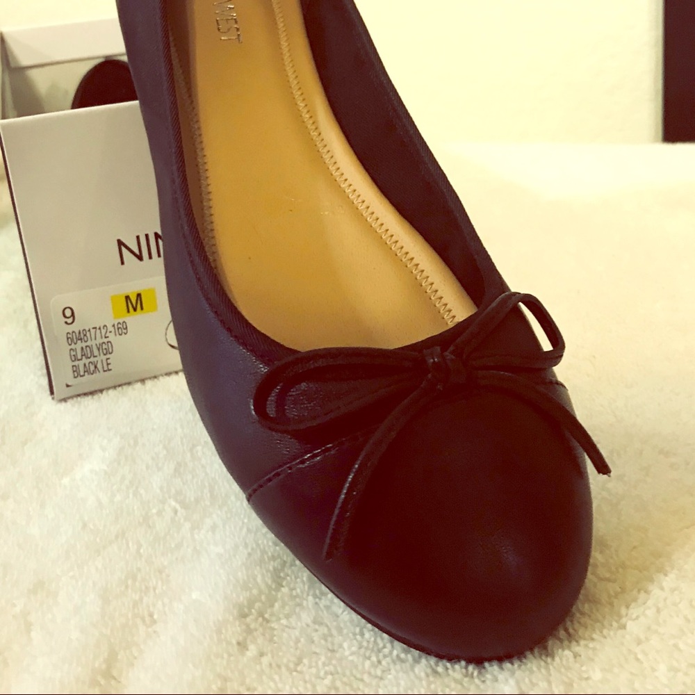 Nine West ballet style flats with bow